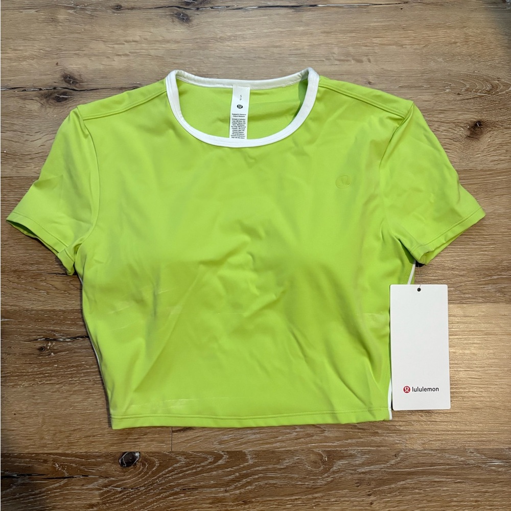 Lululemon Tight-Fit Cropped Shelf-Bra T-Shirt, B/C Cup NWT in Sour Grape / White - Picture 2 of 5